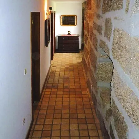 Holiday Home, Folhada